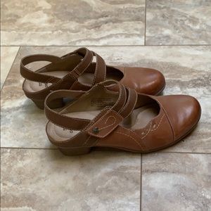 Earth origins tan shoes size 10w